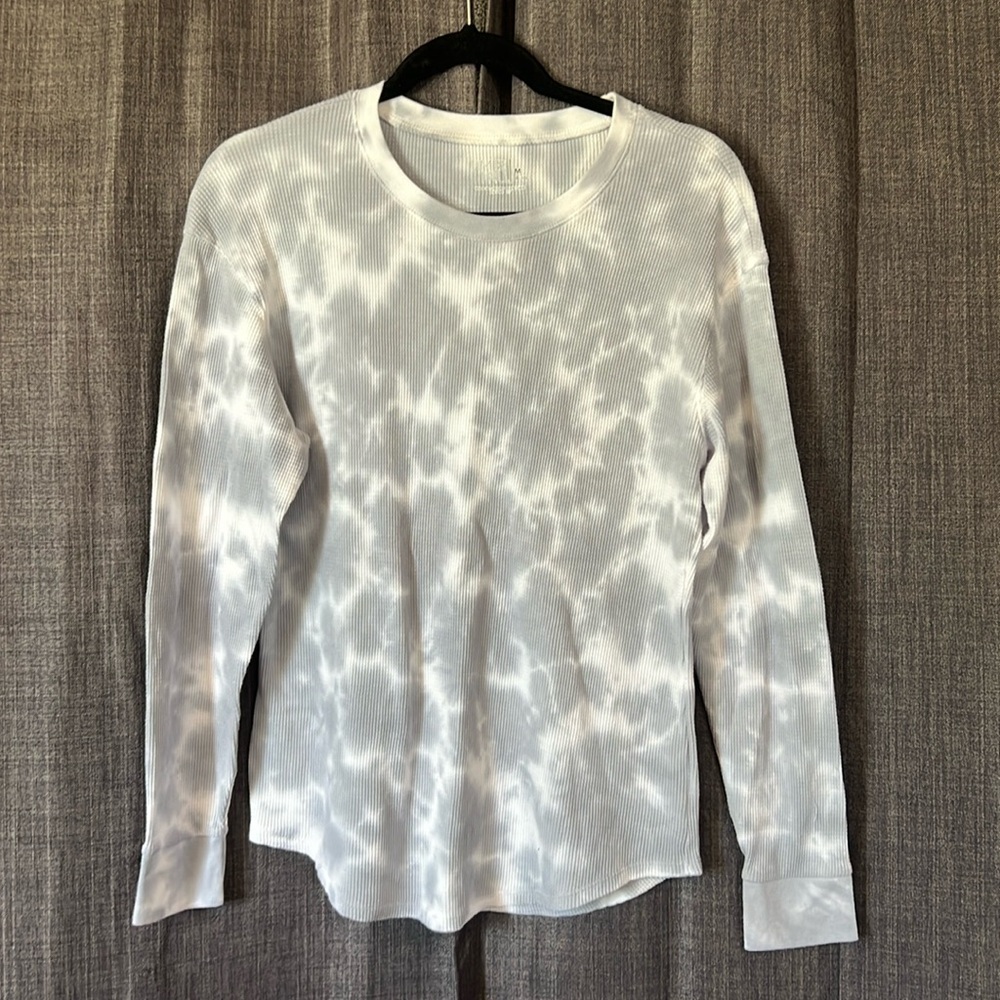 Time and tru gray and white tie dye waffle knit thermal long sleeve tshirt med